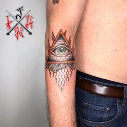 traditional-eye-tattoo.jpg